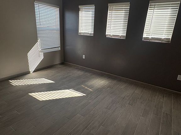 5th image of 3001 Gladstone St