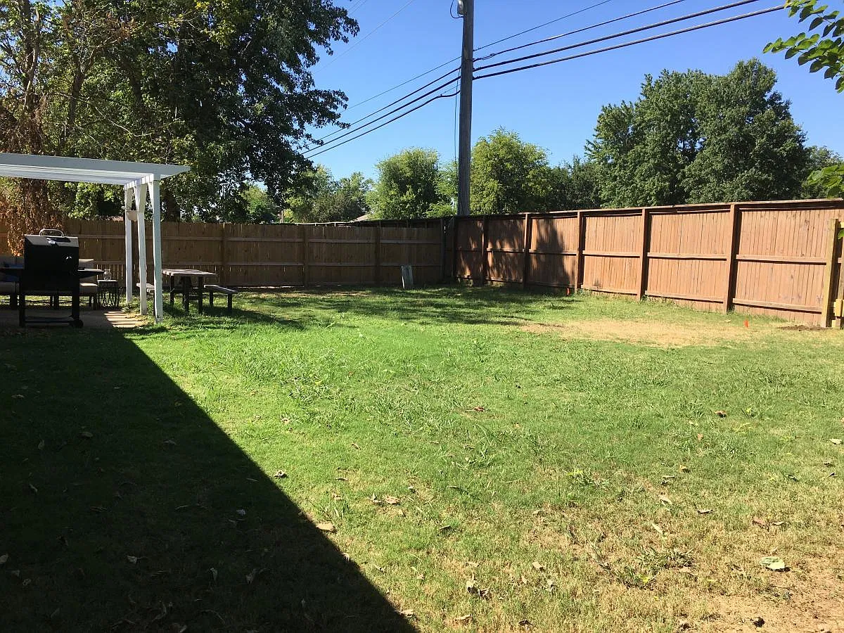 3 bed, 1600 sqft, $1,595 — Photo 3