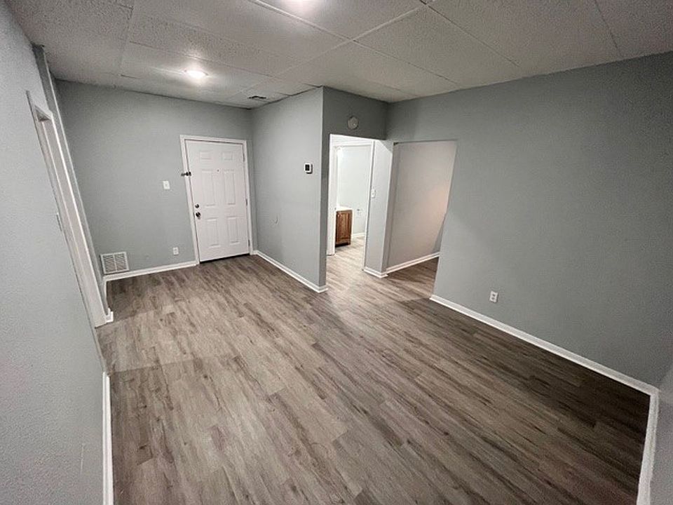 2nd image of 1105 New Laredo Hwy #100A