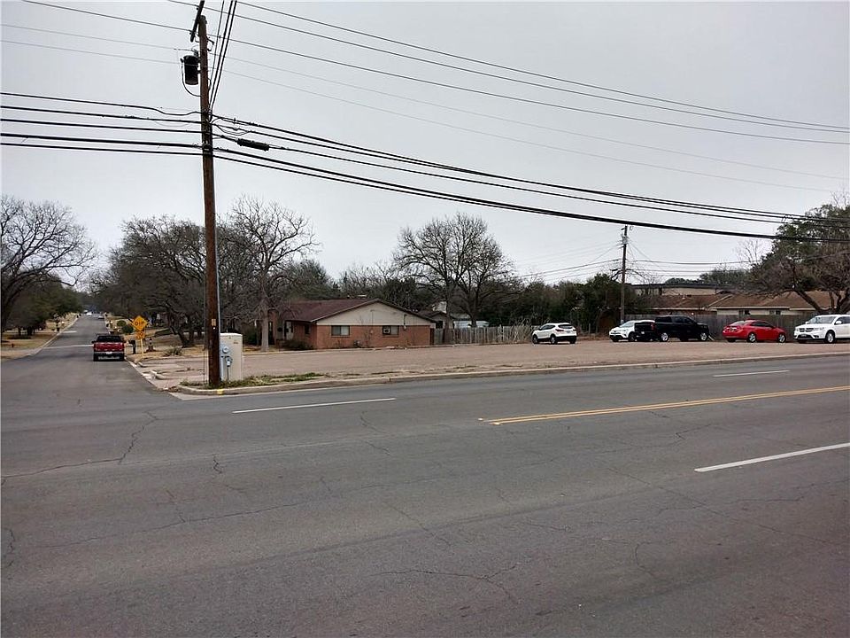 1st image of 405 Estates Dr