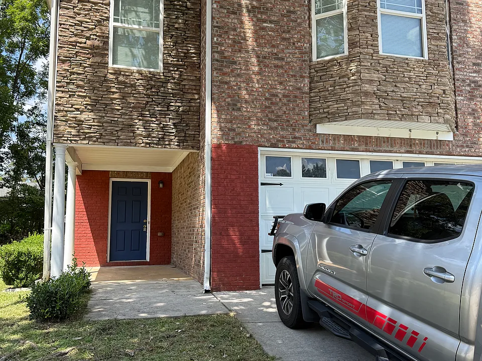 1426 Arbor Place Dr