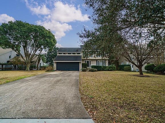 3rd image of 147 Oyster Point Row