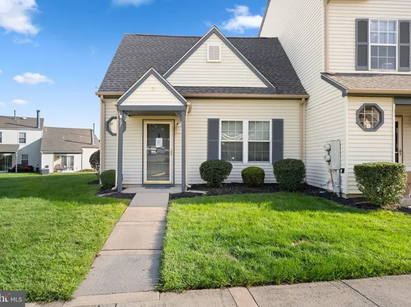 67 Knoll Dr, Blackwood, NJ 08012