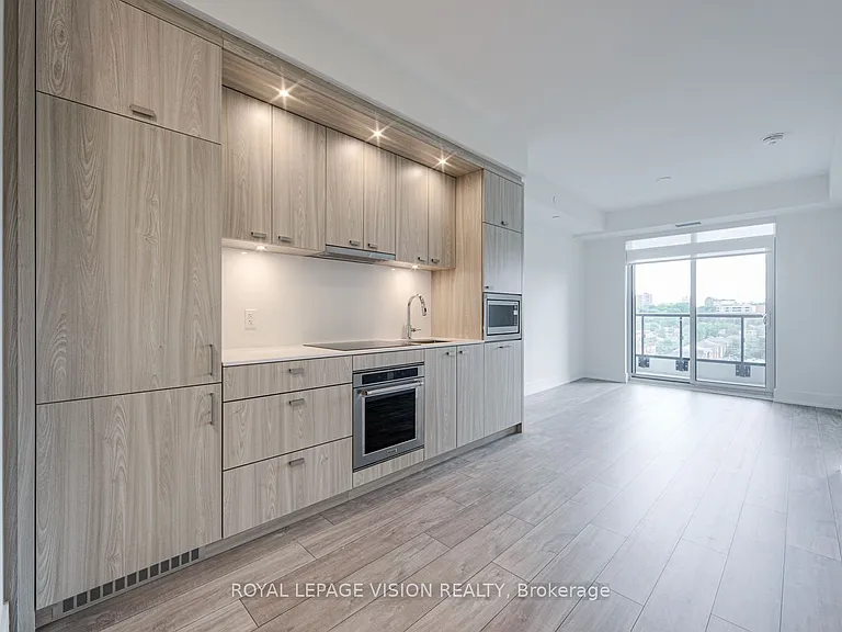 858 Dupont St #819 — Photo 7