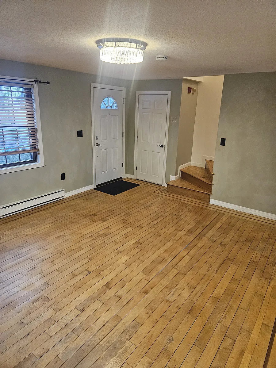 Building Photo - 935 Methuen St #13