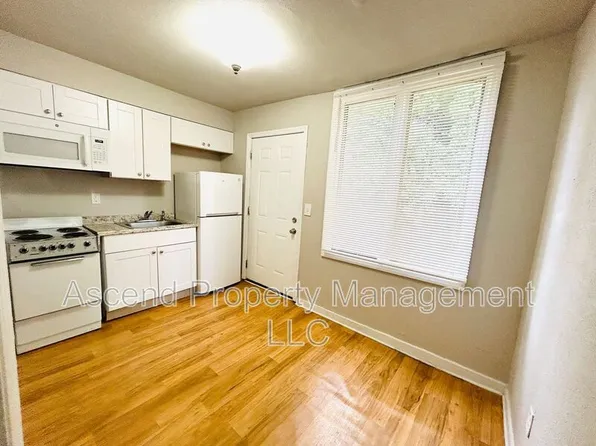 217 Sequoia Dr APT B, Chattanooga, TN 37411