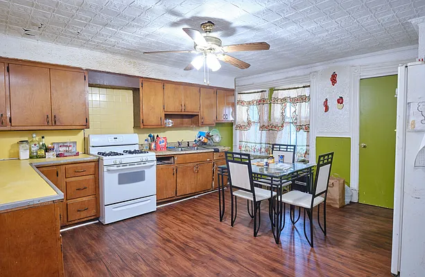 Sold by Keller Williams Realty Landmark II | media 18