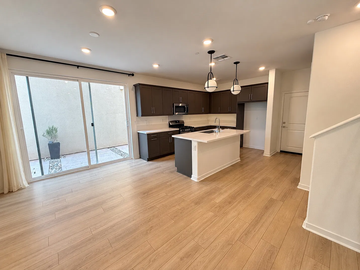 16183 Juno Way — Photo 4