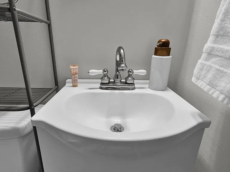 609 N Roosevelt St — Photo 11