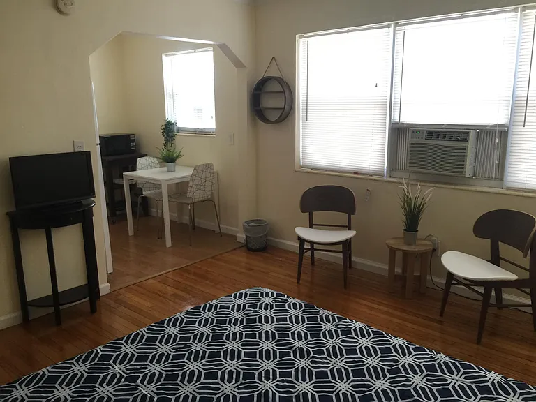 2115 SW 3rd Ave #10 — Photo 10