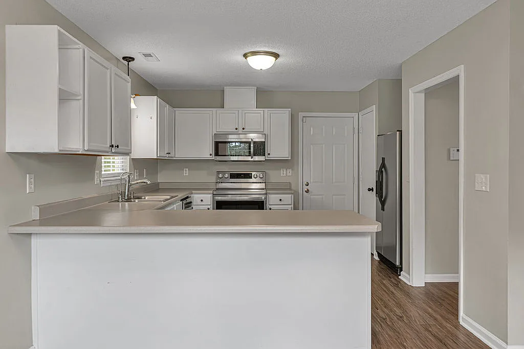 201 Ross Court - 1 — Photo 3