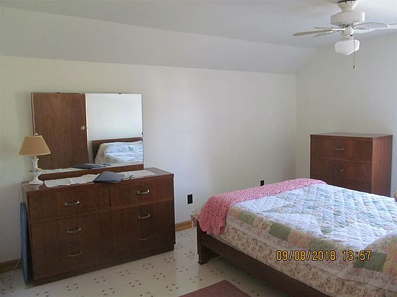 4th image of 29 School St