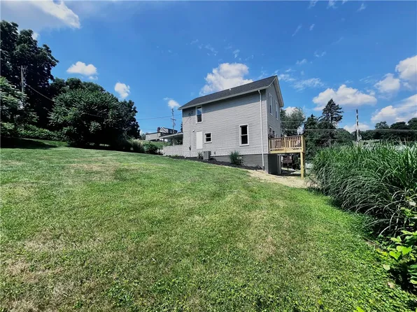 1125 Ellsworth Ave, Jeannette, PA 15644