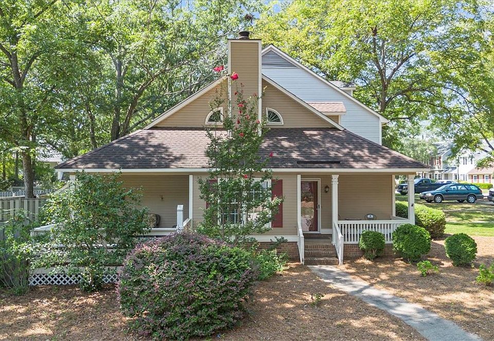 1st image of 203 Woodburn Club Ln