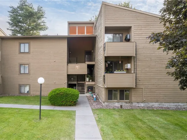 295 Watertree Dr, East Syracuse, NY 13057