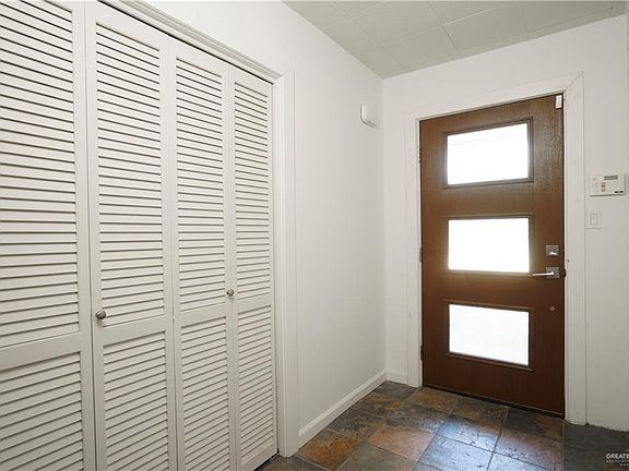 3rd image of 1602 E Elmwood Dr