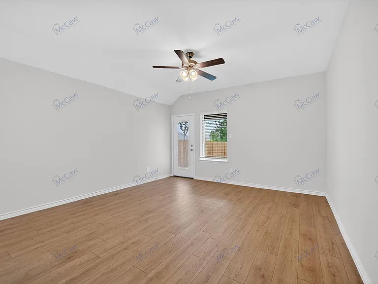 1209 Hopes Lake Dr — Photo 11