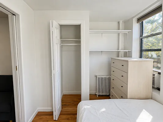 Bedroom, photo 2