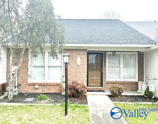 1st image of 412 Bromwich St SW