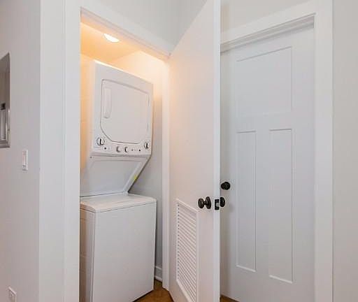 4th image of 2201 W Eastwood Ave #2205-3E
