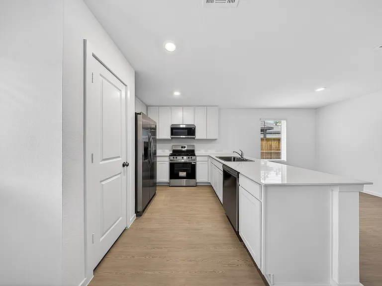 31413 Pratola Serra Cir — Photo 5