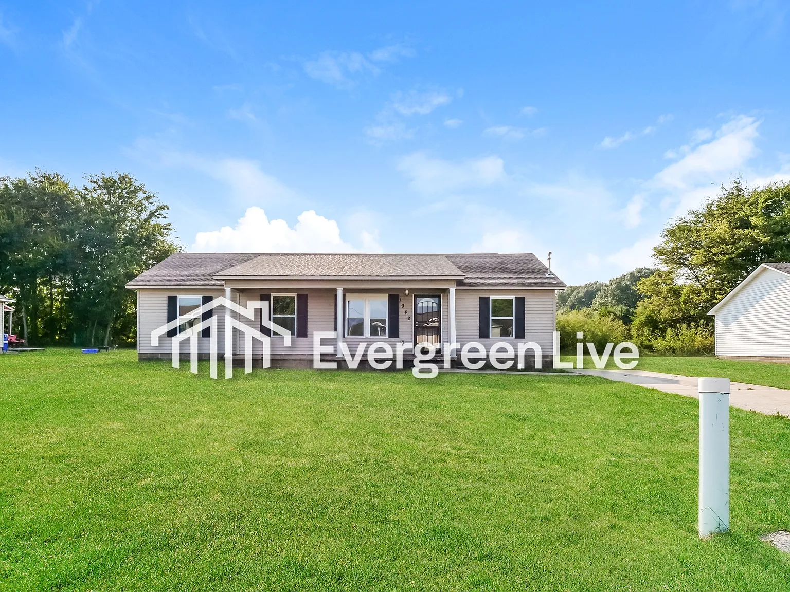 3 bed, 2.0 bath, 1250 sqft, $1,195 — Photo 1