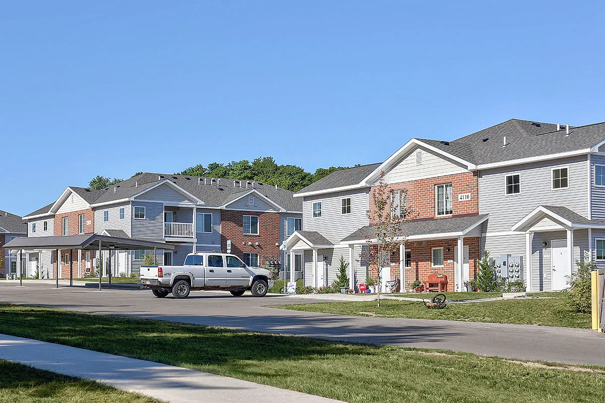 Brookside Commons apartments - Brookside Commons