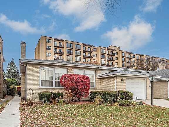 3rd image of 4646 W Fitch Ave