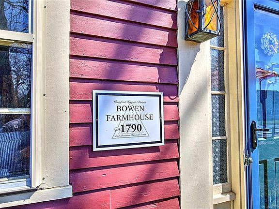 4th image of 324 Pleasant St E