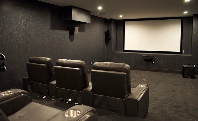 Rented by Manhattan Management LLC | media 36