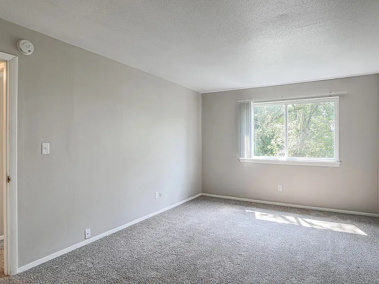 Brandywine Crossing Apartments — Photo 13