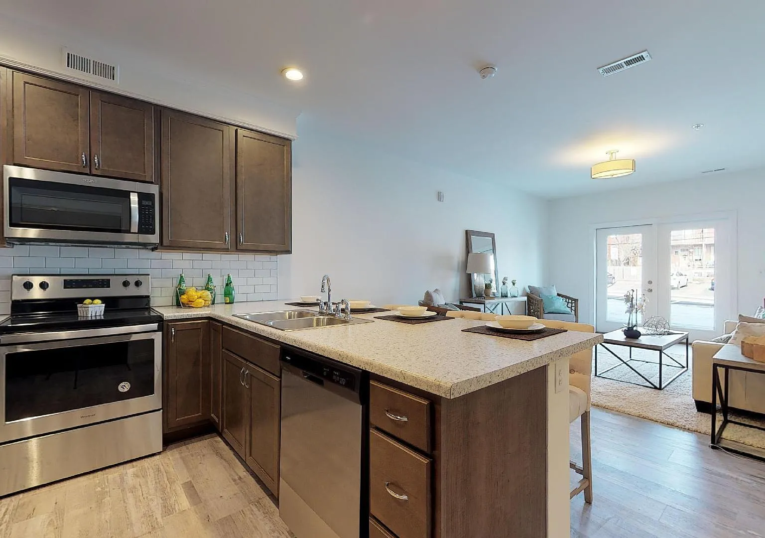 1001 Russell Blvd — Photo 2