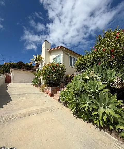 3115 Foothill Rd — Photo 2
