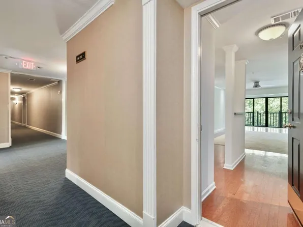 27206 Plantation Dr NE, Atlanta, GA 30324