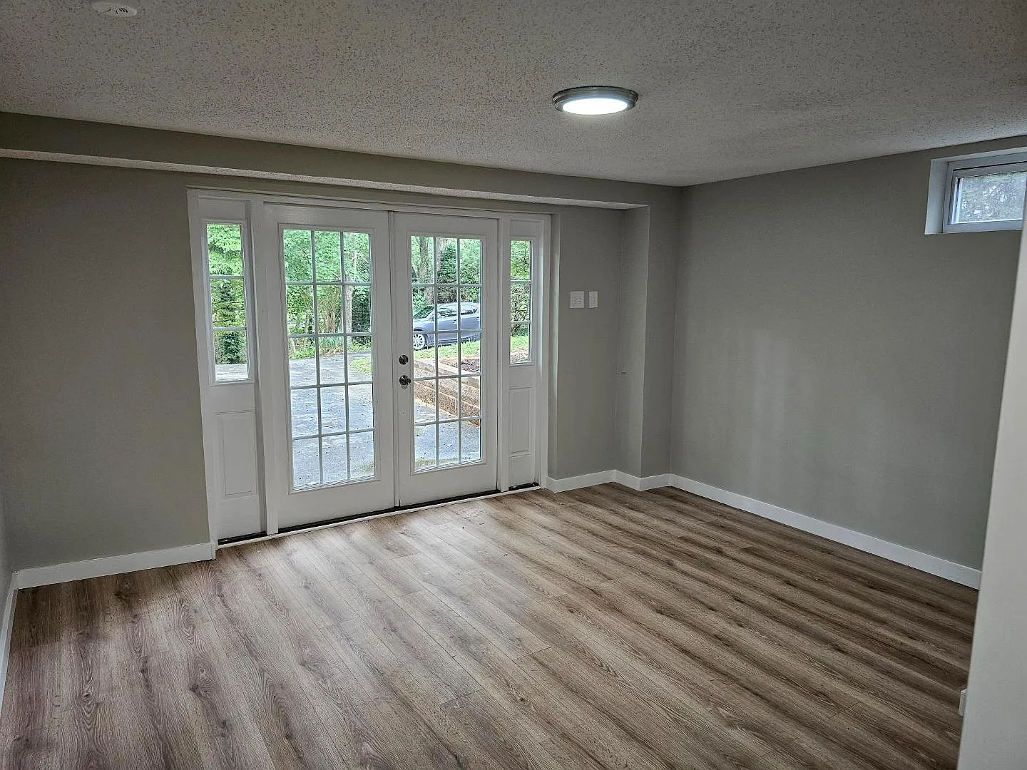 121 Tyler Dr — Photo 3