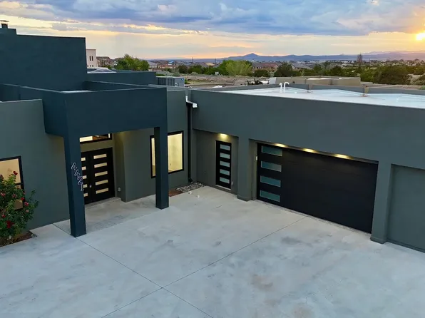 4421 Mission Bnd, Santa Fe, NM 87507