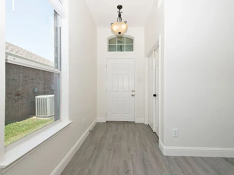 4711 Topaz Ln — Photo 10