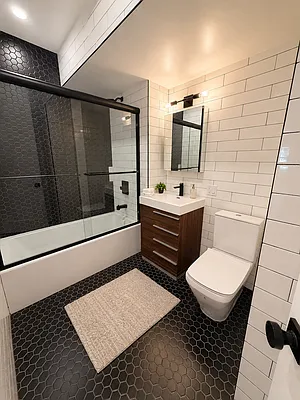 Bathroom, photo 1