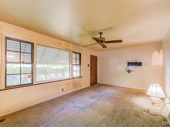 4th image of 8232 Davenport Dr