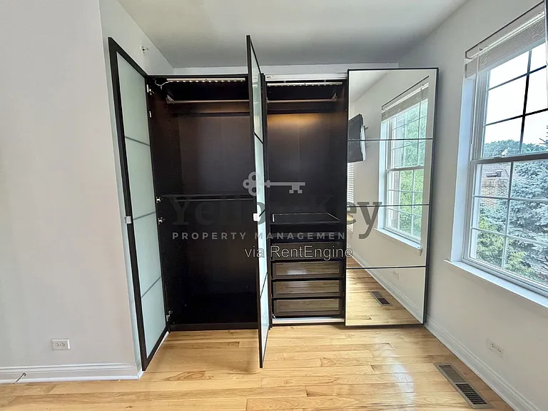 104 S Myrtle Ave — Photo 8