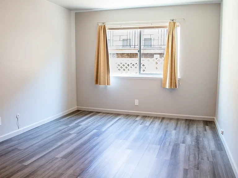 1929 Delaware St #3C — Photo 3