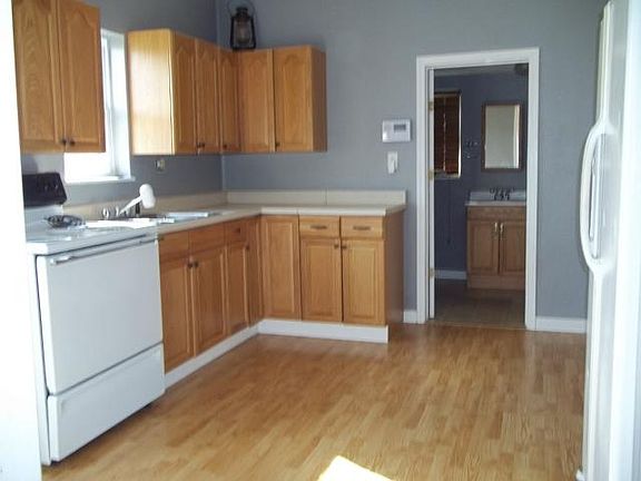 2nd image of 530 E 3rd Ave