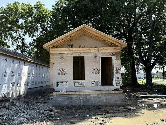 1st image of 319 Gentry St Lot 17