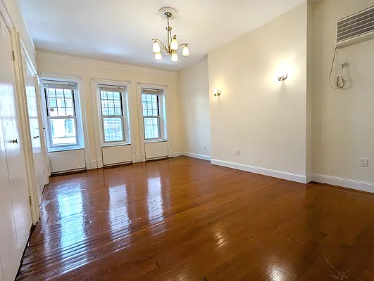 Rented by Manhattan Spaces | media 7