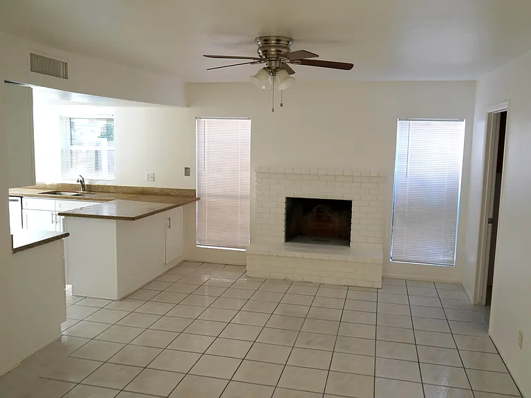 827 W Plata Ave — Photo 2