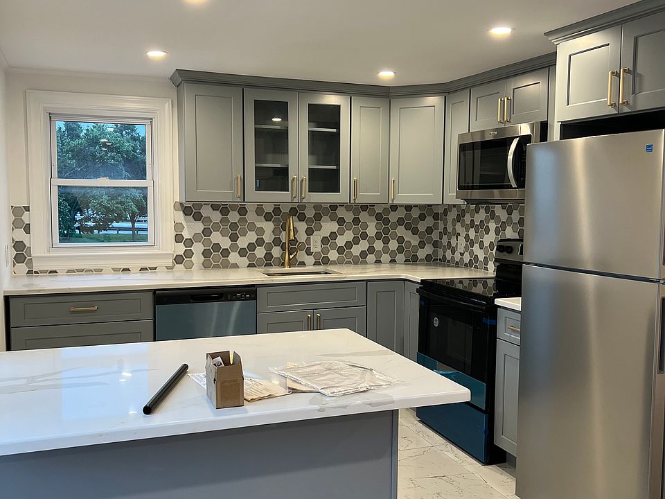 1st image of 11 Berkley St Floor 2