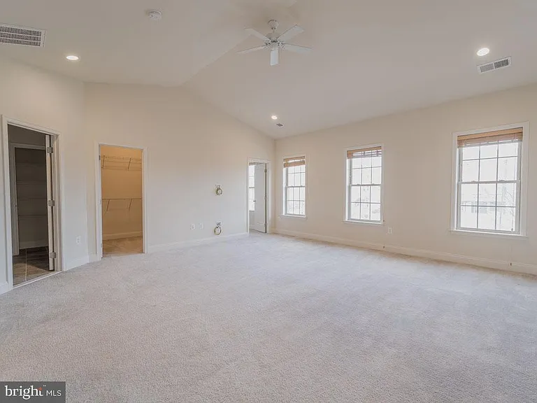 22595 Windsor Locks Sq — Photo 44