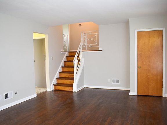 4th image of 5567 Childs Ave