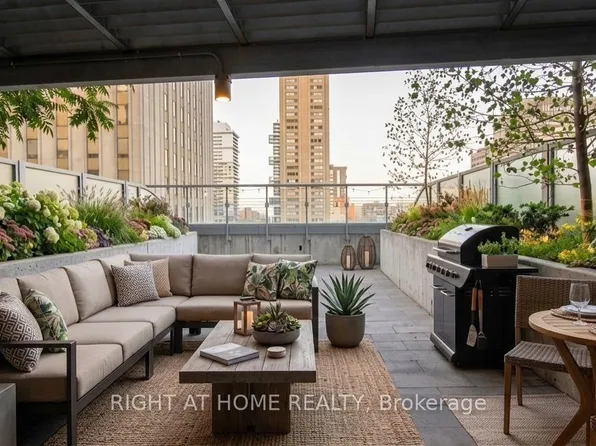 386 Yonge St #508, Toronto, ON M5B 0A5