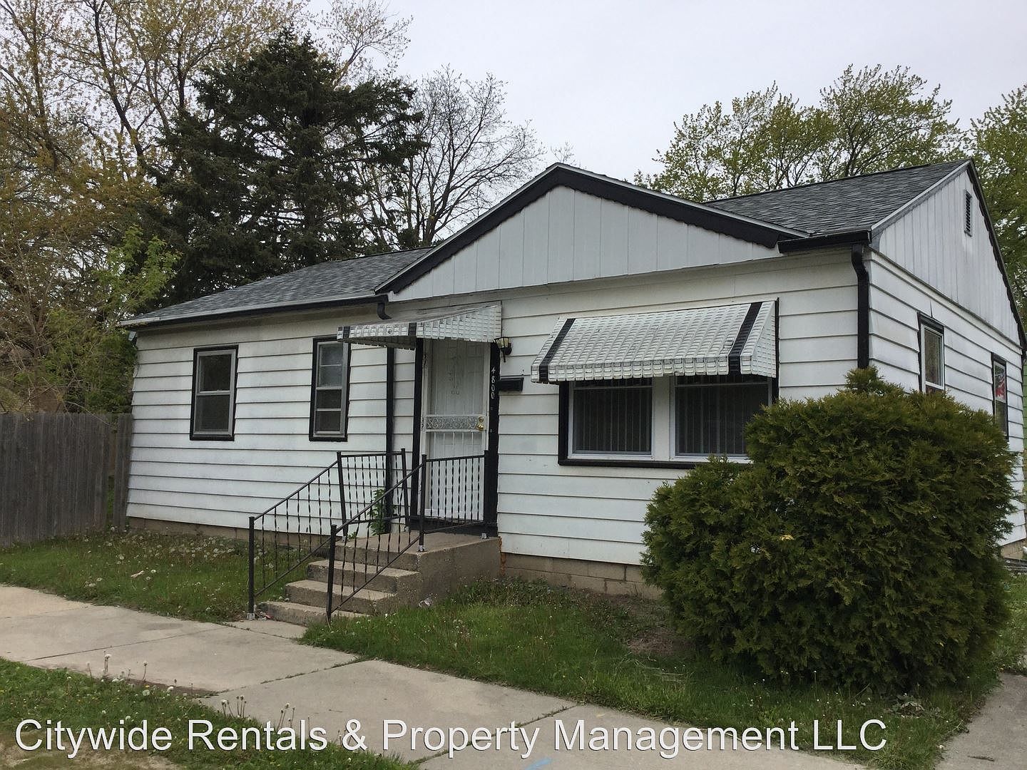 4800 W Fairmount Ave, Milwaukee, WI 53218 | Zillow